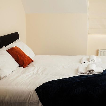 Avril Warwickshire Home Stay Nuneaton Extérieur photo