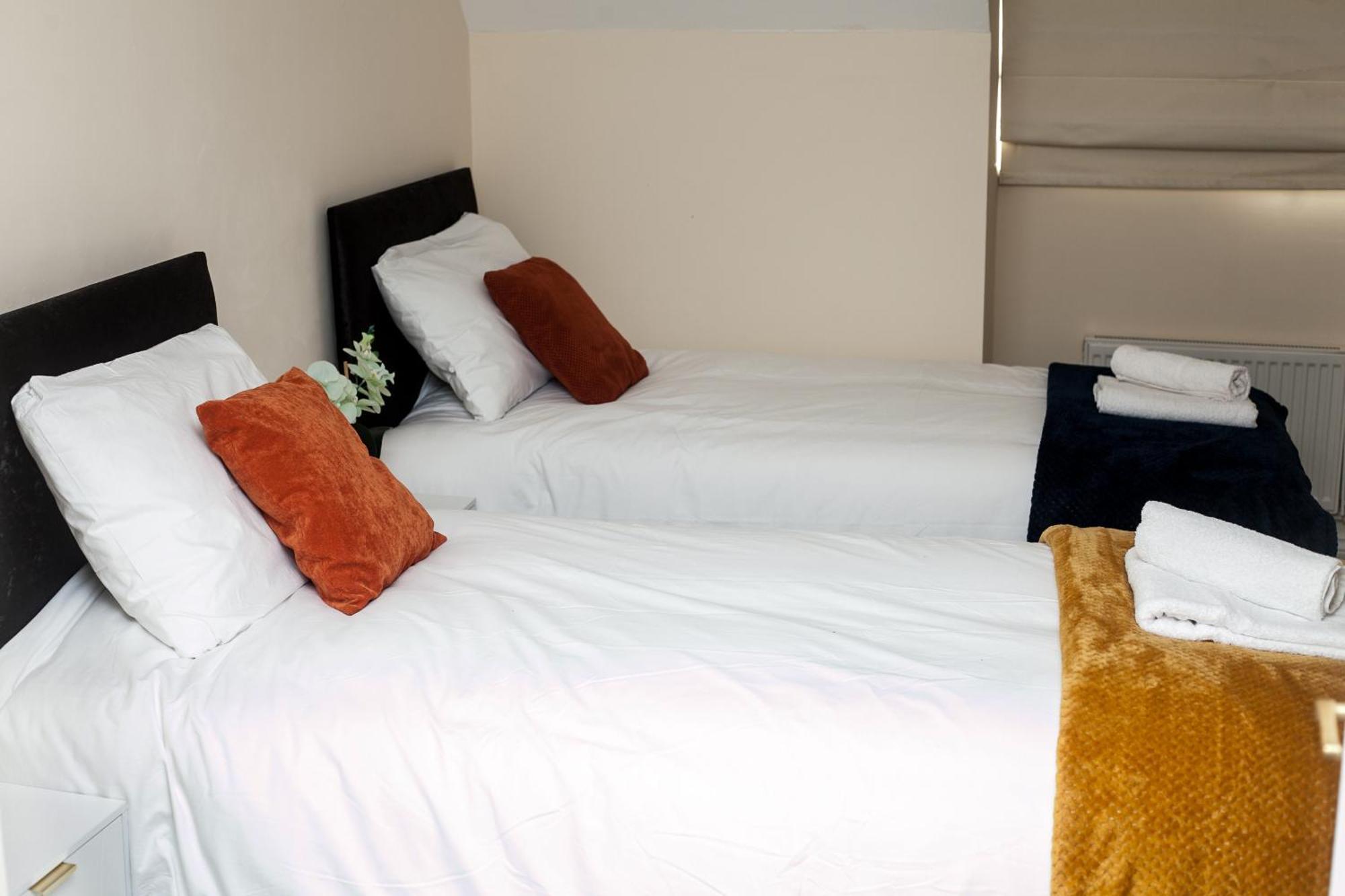 Avril Warwickshire Home Stay Nuneaton Extérieur photo