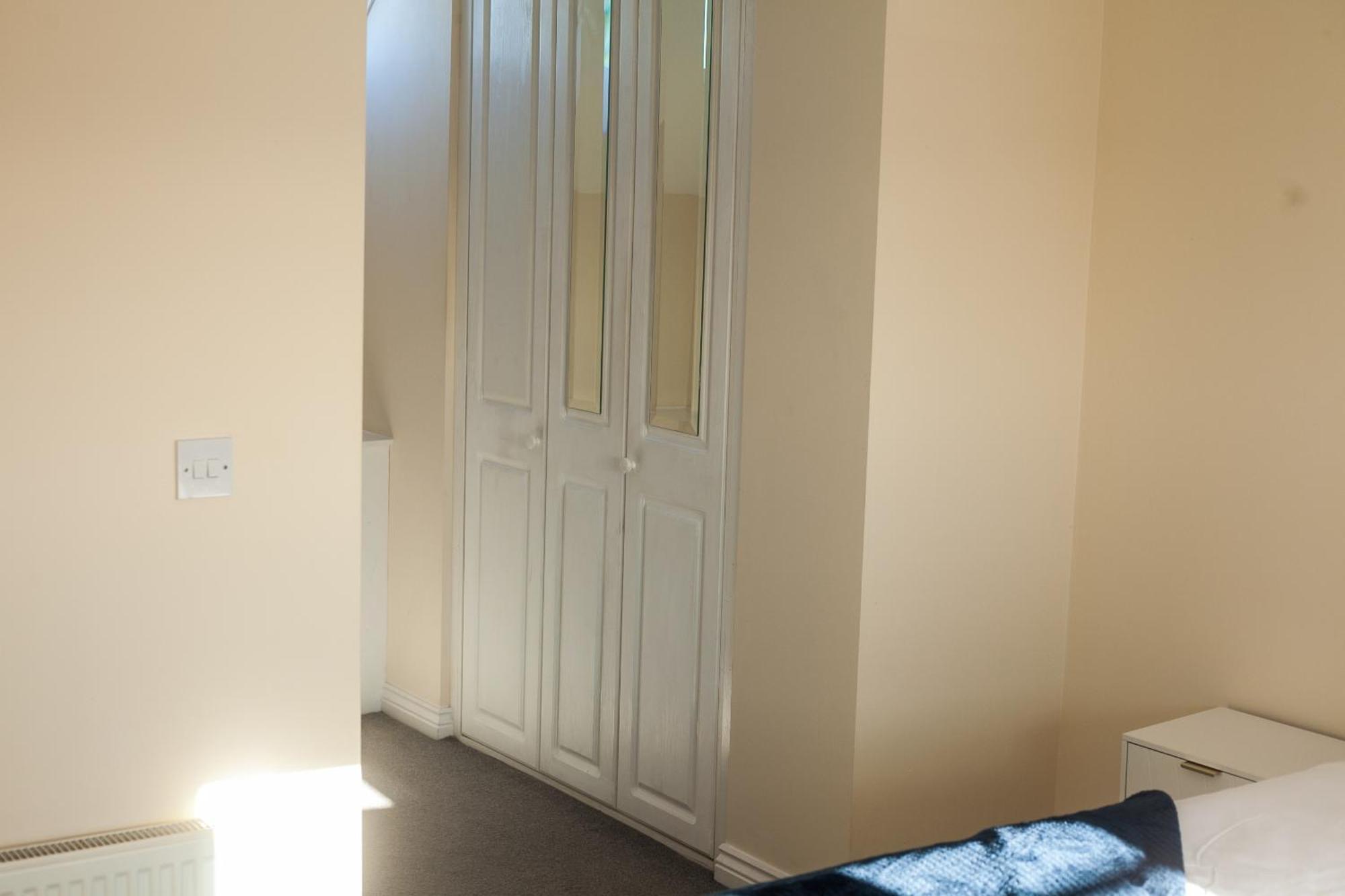 Avril Warwickshire Home Stay Nuneaton Extérieur photo