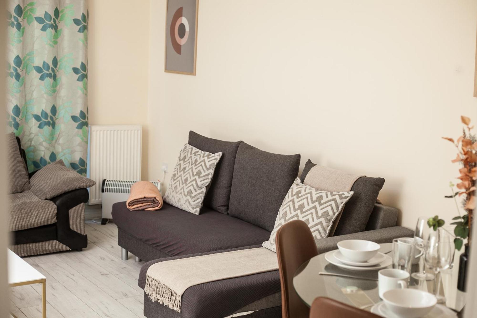 Avril Warwickshire Home Stay Nuneaton Extérieur photo