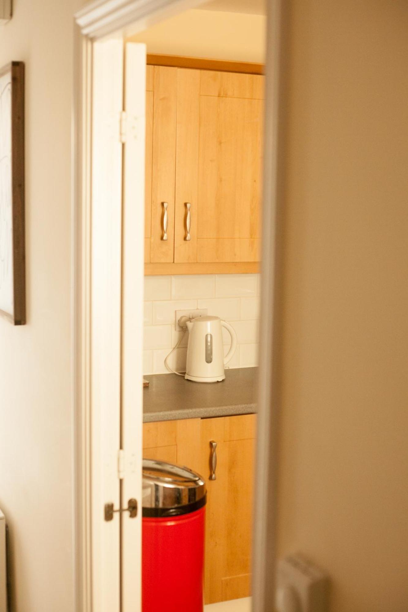 Avril Warwickshire Home Stay Nuneaton Extérieur photo
